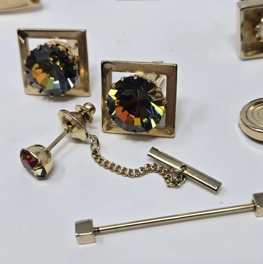 VINTAGE MENSWEAR ACCESSORY BUNDLE LOT OF 16 CUFFLINKS COLLAR BAR TIE PIN JEWELRY